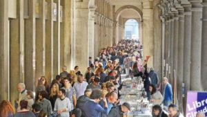 Portici di carta a Torino
