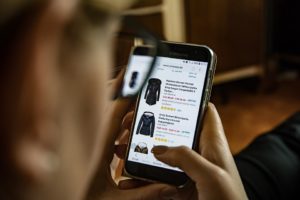 Black Friday shopping mobile