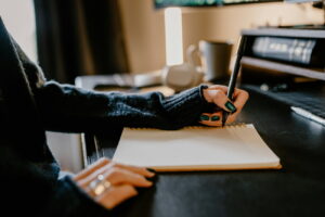Come scrivere bene: consigli di scrittura, errori grammaticali comuni, copywriting efficace, rubrica coffee corretto.